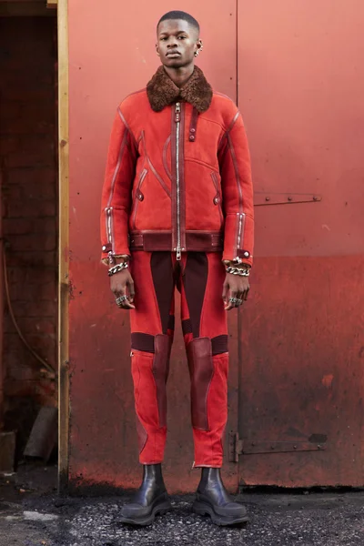Look 19